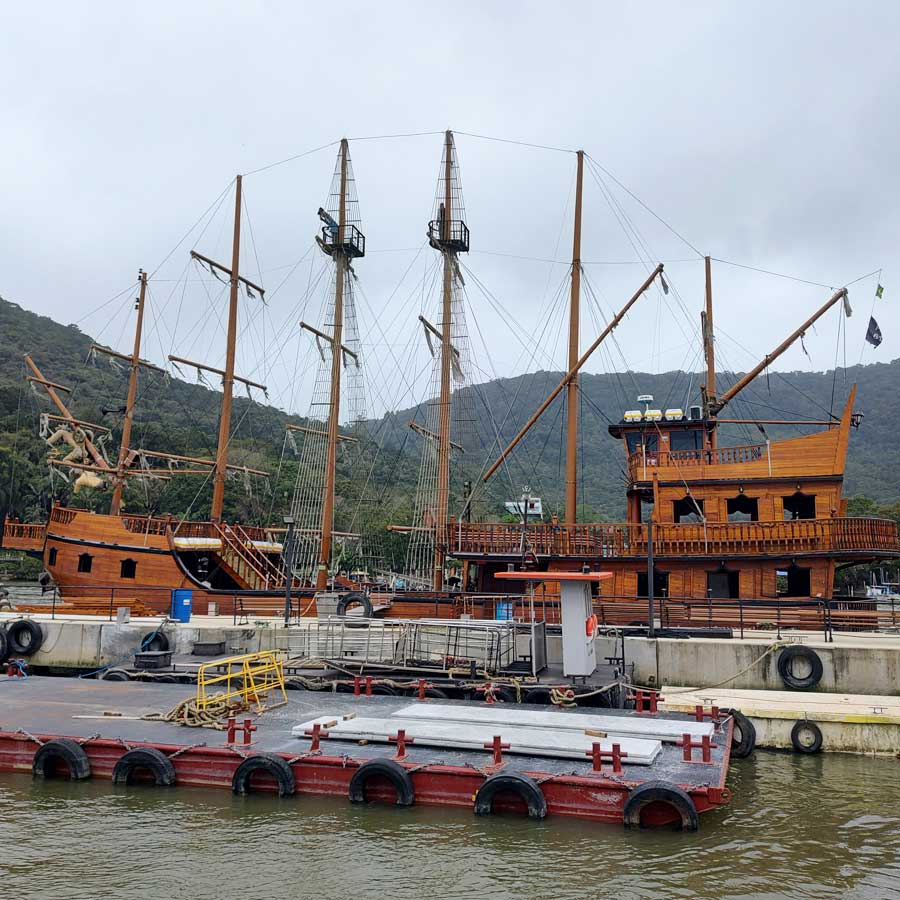 atrações e experiência a bordo do barco pirata
