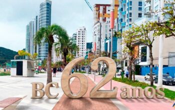 aniversário de 62 anos de balneário camboriú