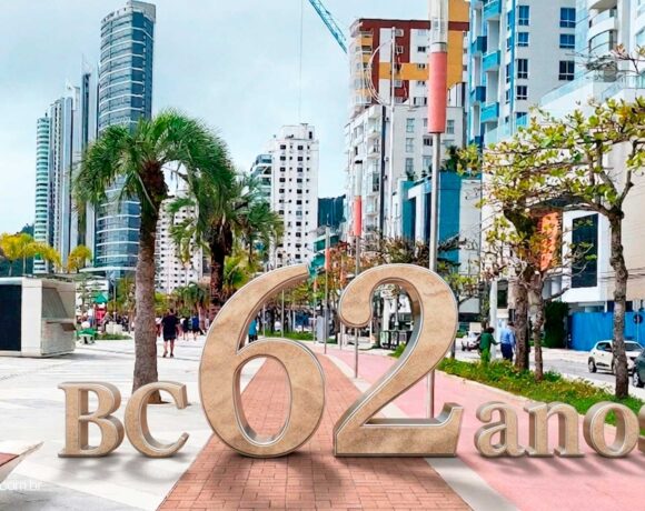 aniversário de 62 anos de balneário camboriú