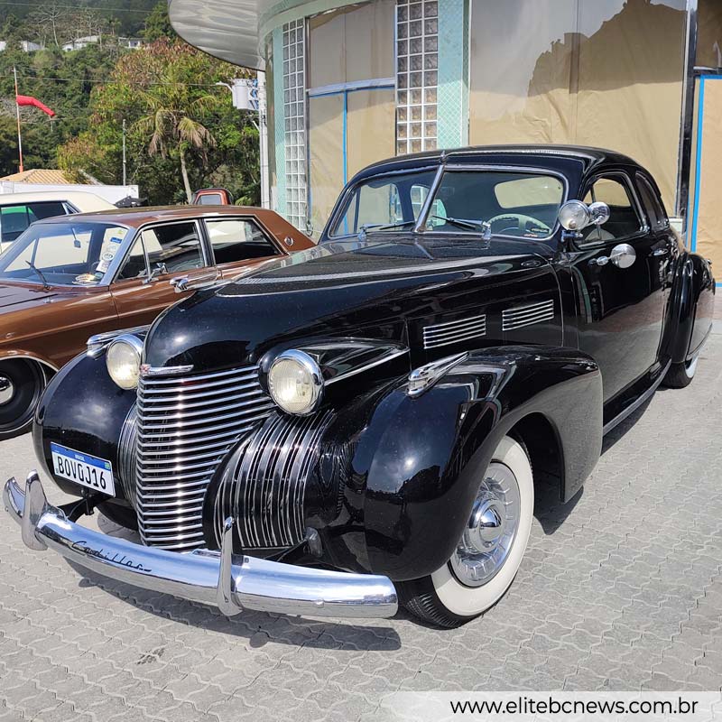 cadillac antigo exposição roddertown em BC